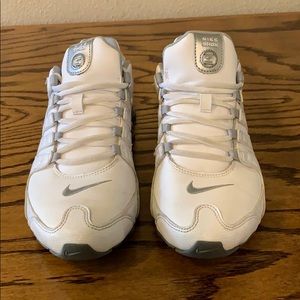 White Nike Shox